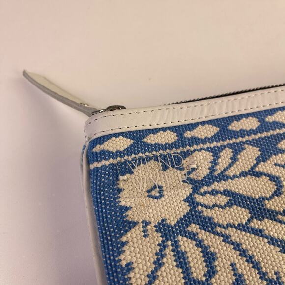 WKND WYFR Blue White Tapestry Boho Floral Clutch Oversized Zipper Top 14" x 7" - Picture 3 of 9